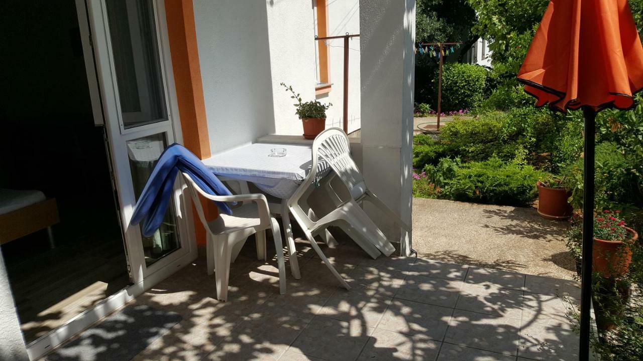 Guest House Dijana Krk Town Exterior photo