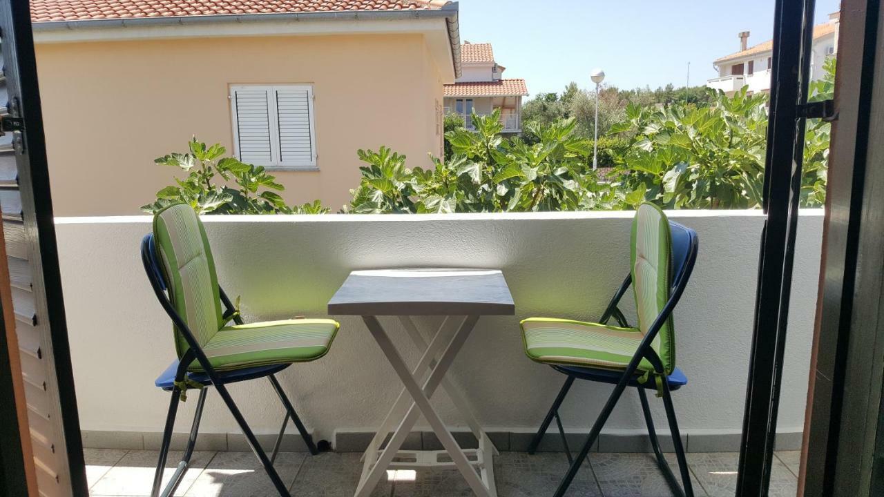 Guest House Dijana Krk Town Exterior photo